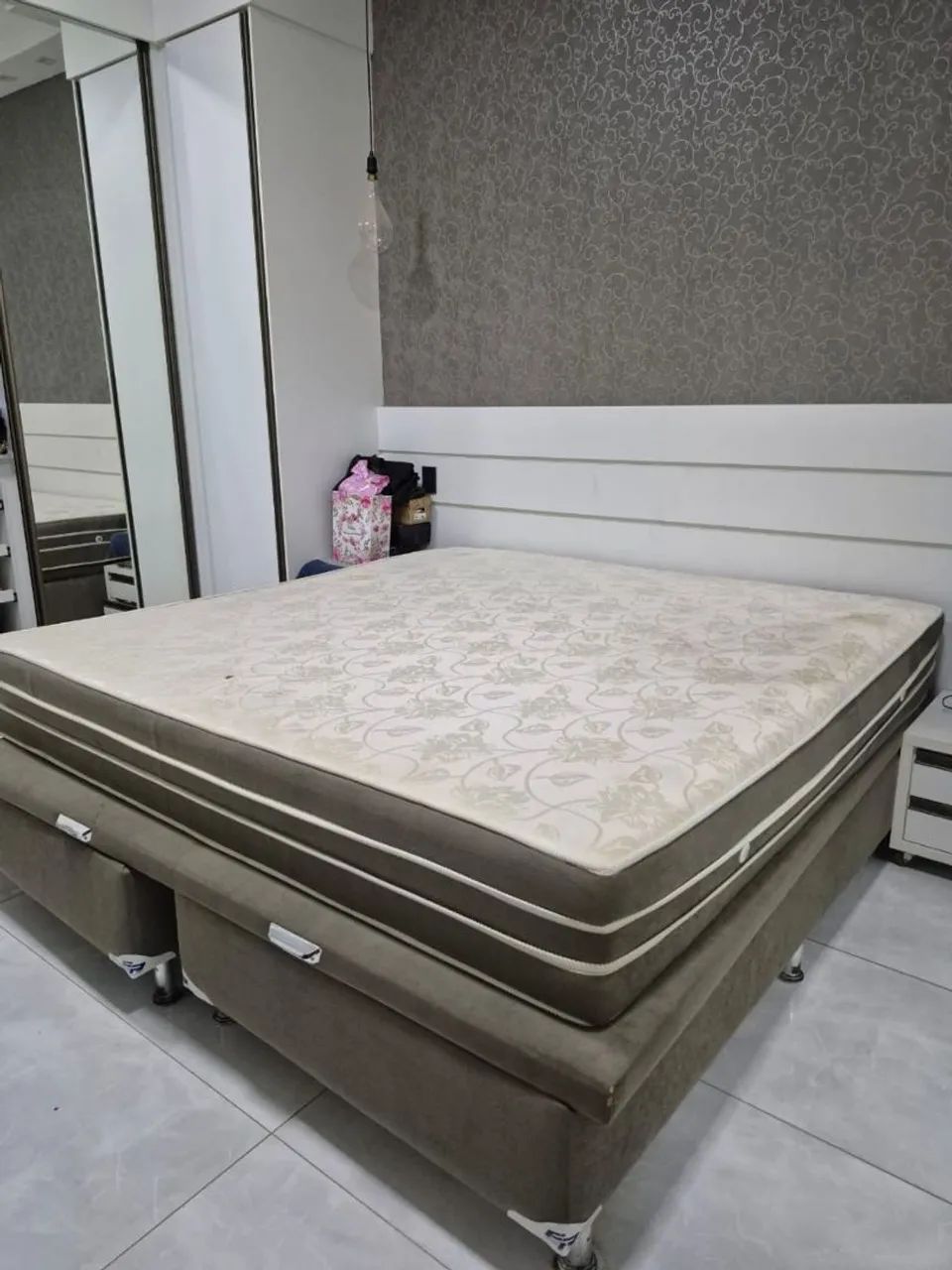 Cama King size é box e colchão  - Foto 4