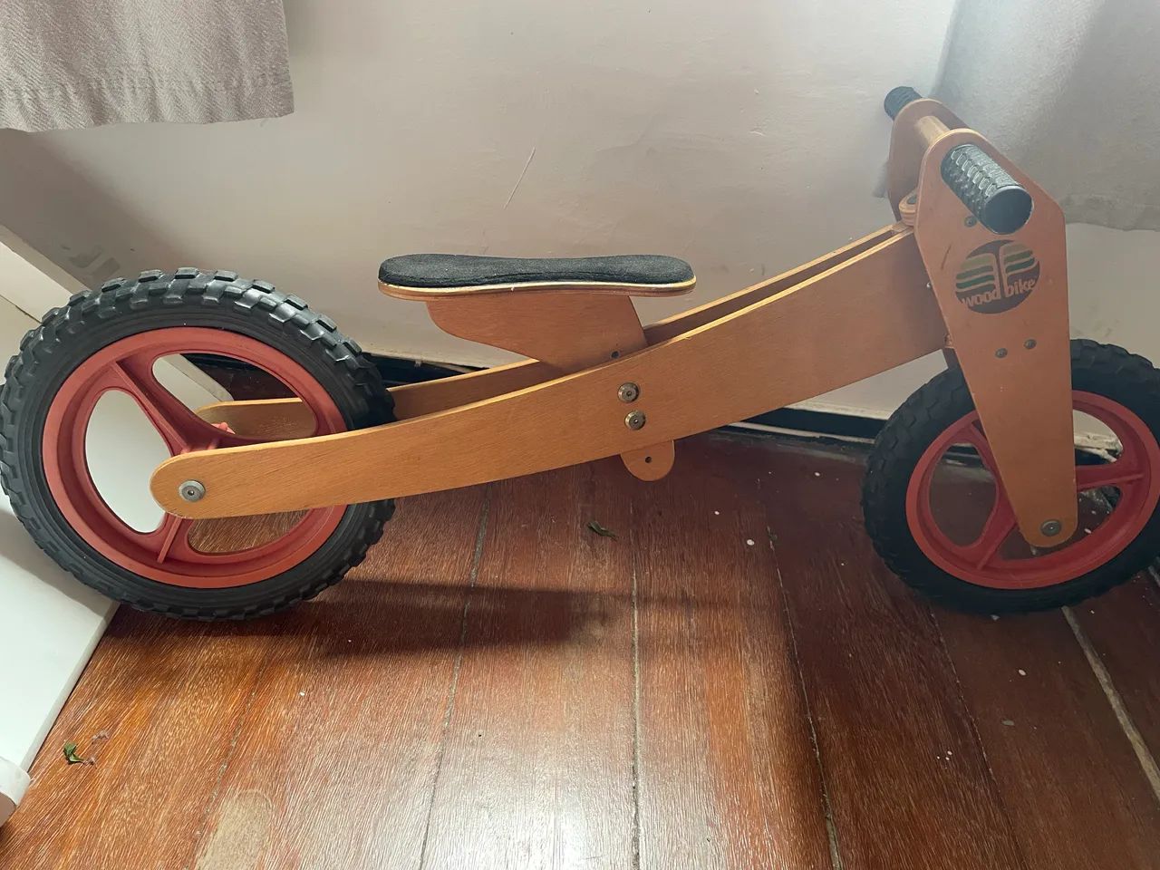 Bicicleta infantil de impulso de madeira - Foto 4