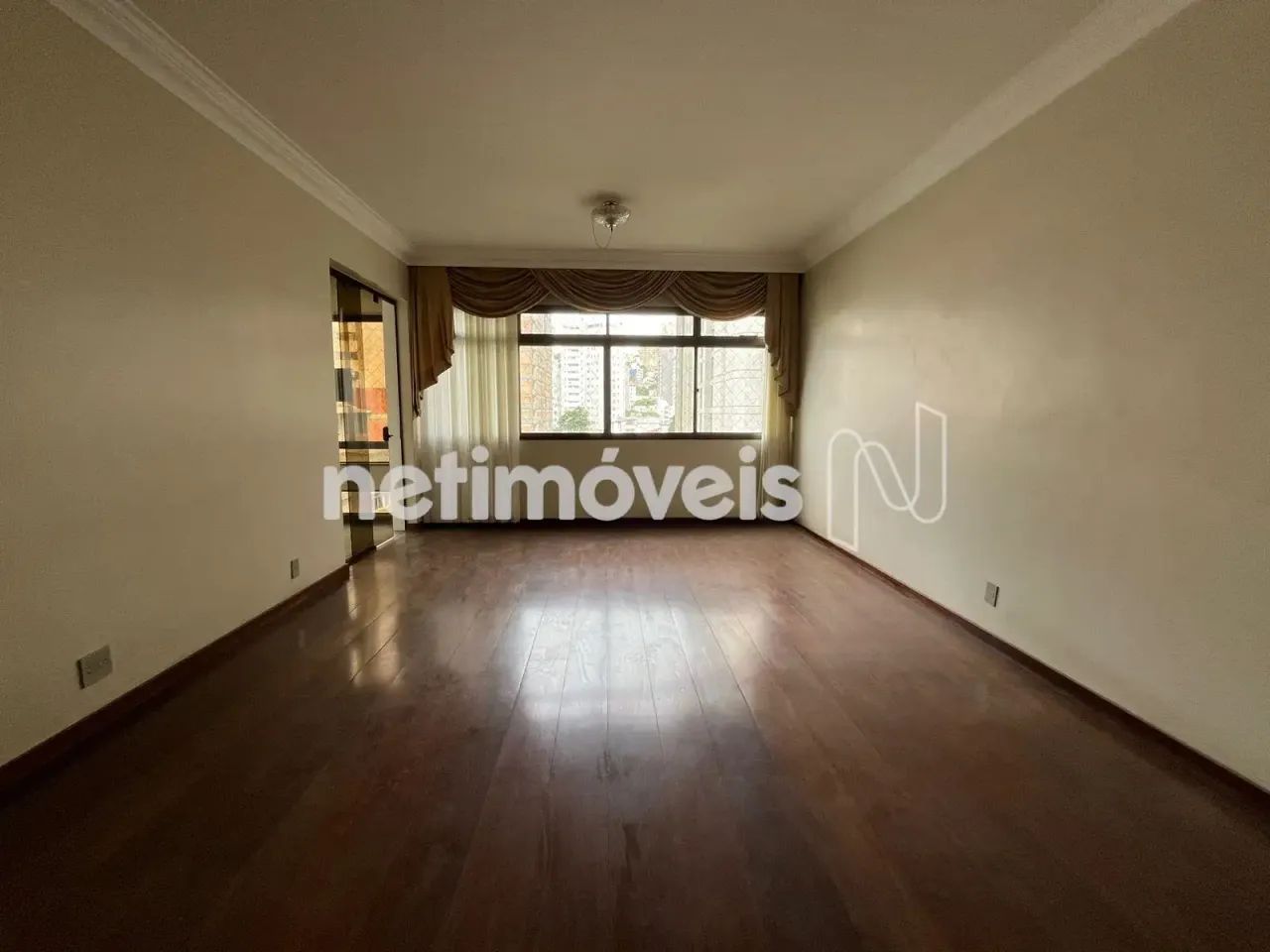 Apartamento à venda com 300m²;, 4 quartos e 3 vagas. - Foto 2