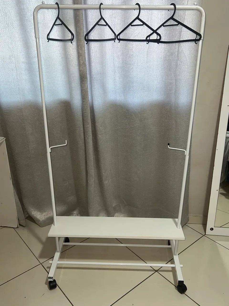 Araras de roupas  - Foto 3