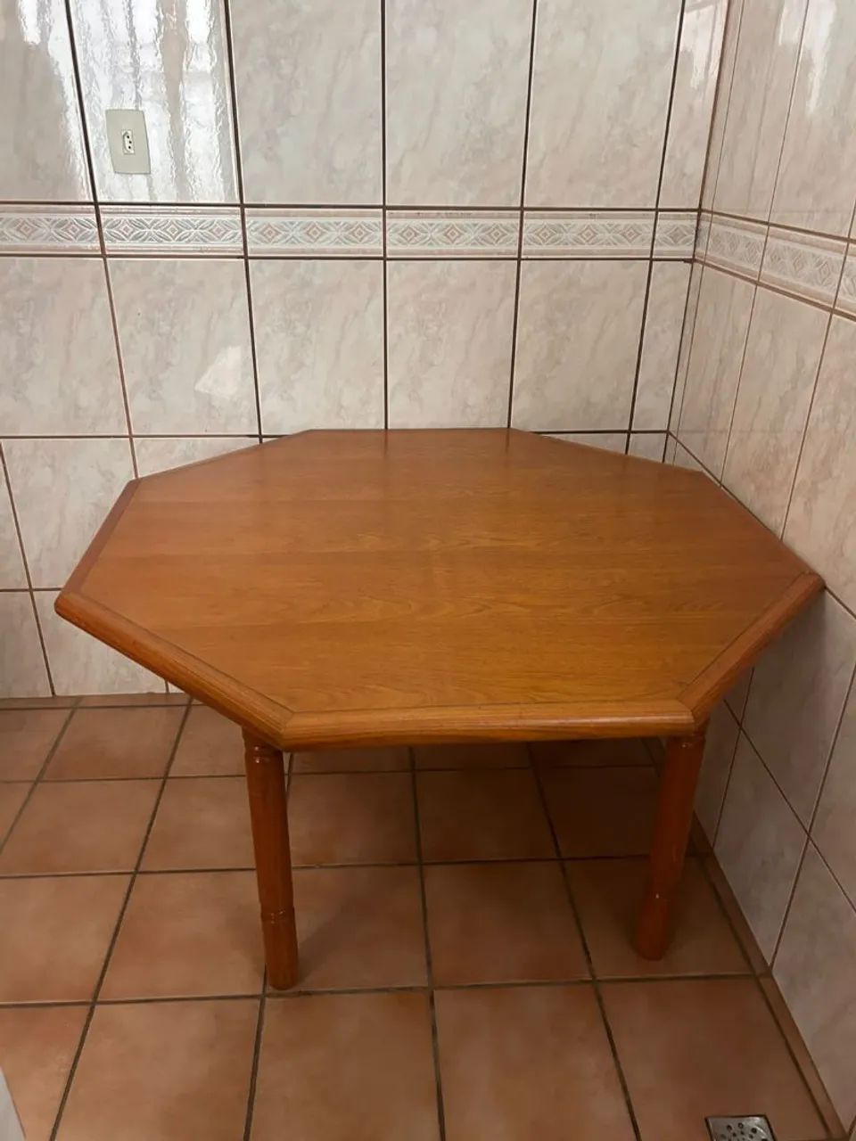 Mesa de jantar madeira 4 lugares