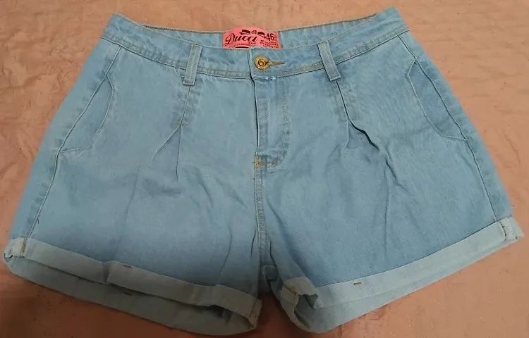 Roupas seminovas em bom estado de conservação. 