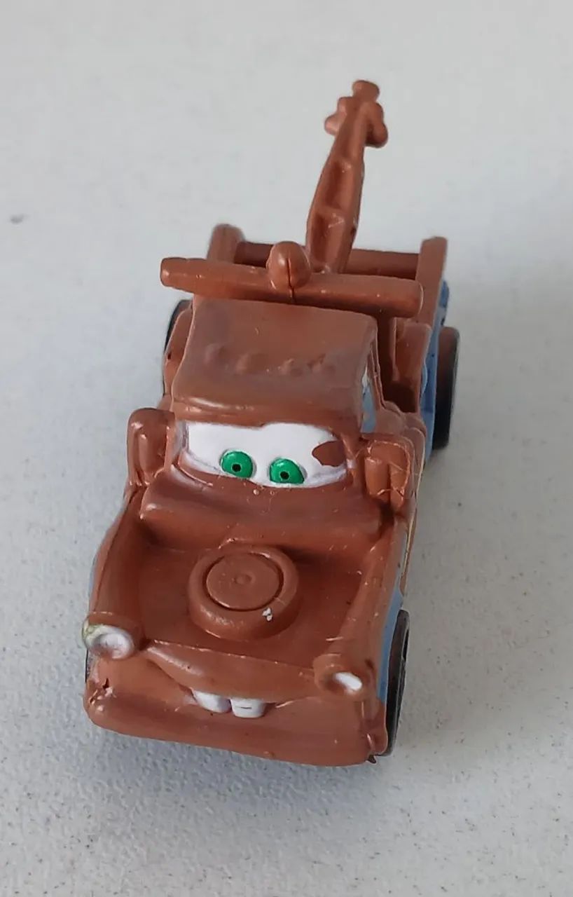 BONECO MINIATURA CARROS TOM MATE ORIGINAL DISNEY PIXAR