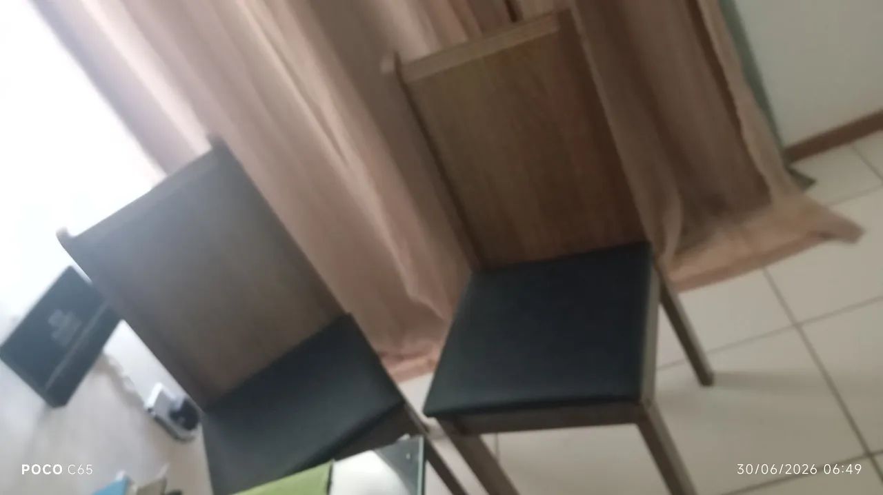 Conjunto de mesa com 4 cadeiras - Foto 3