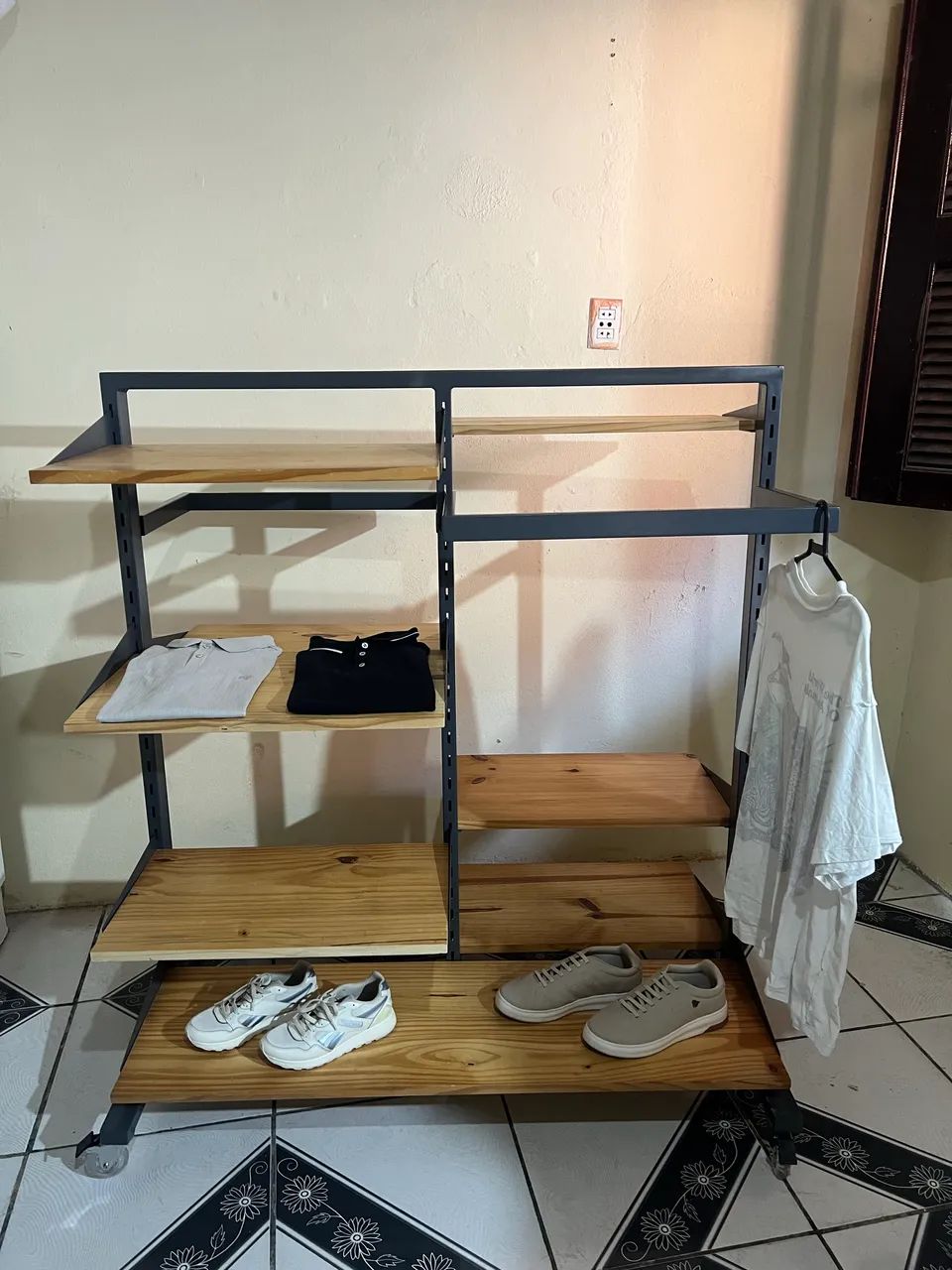 Expositor de roupa - Foto 5