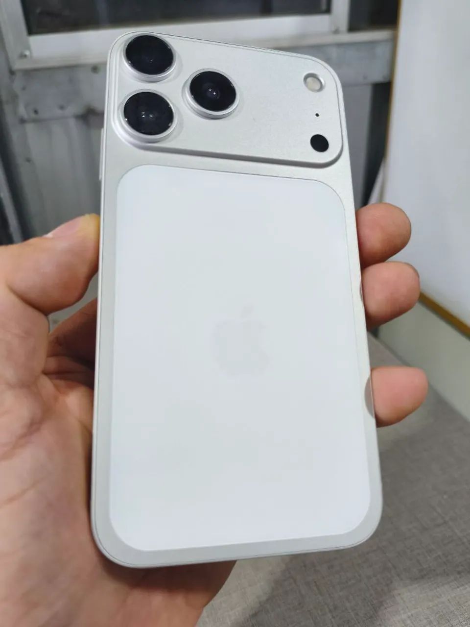 SABOR IPHONE 17 PRO IN XR  - Foto 2