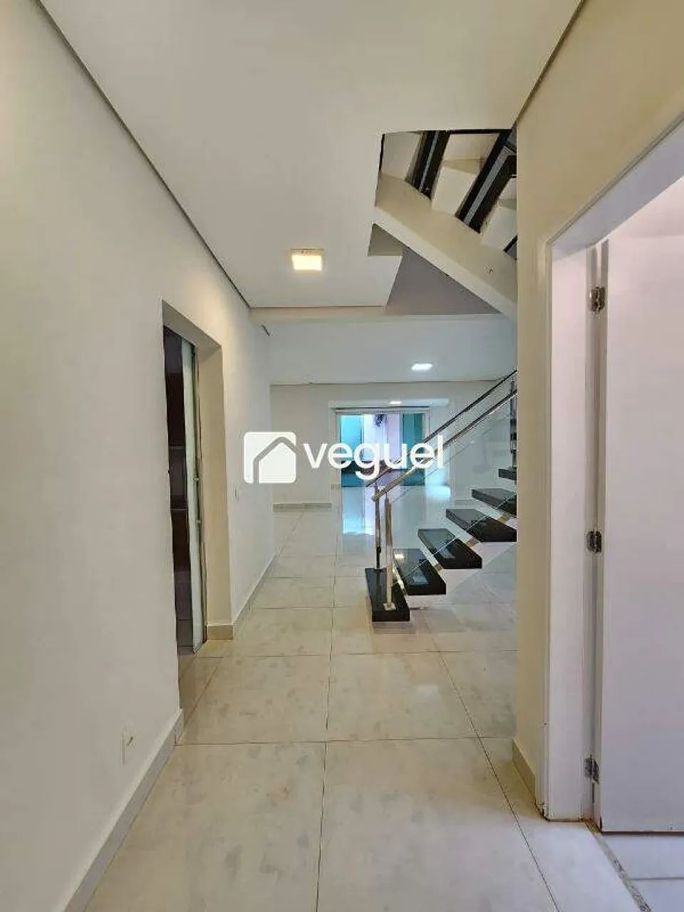 Casa em Condomínio com 344 m² , 4 quartos, 4 suítes para alugar no Bairro Quinta da Primav