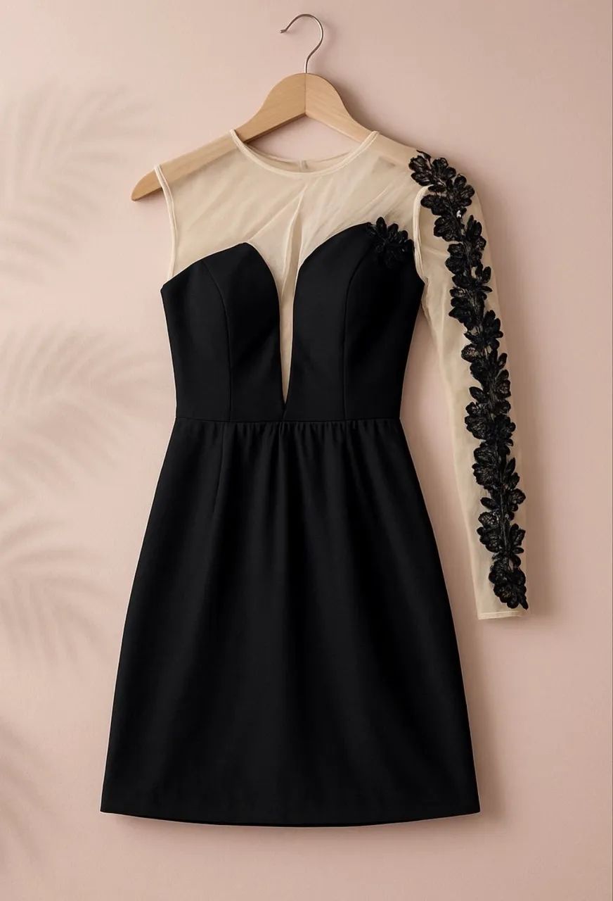 vestido preto elegante com manga rendada
