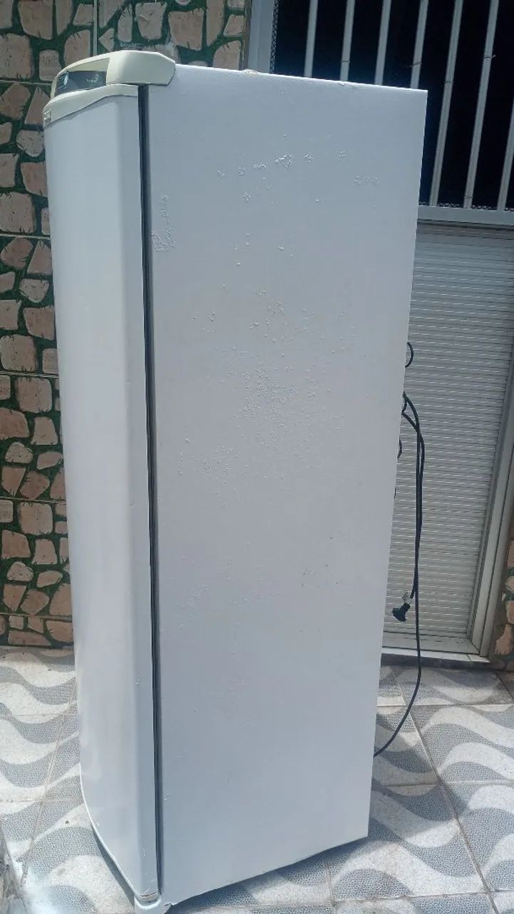 Vendo geladeira funcionando - Foto 2