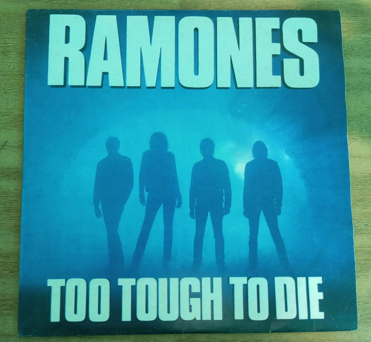 LP Vinil Ramones - Too tough to Die