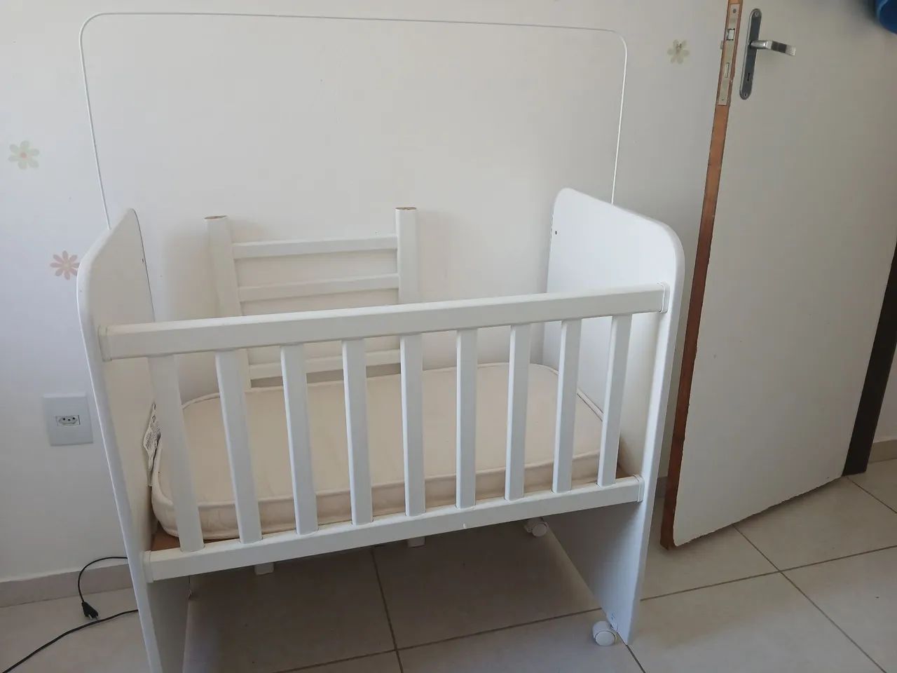 Vendo mini berço com colchão 