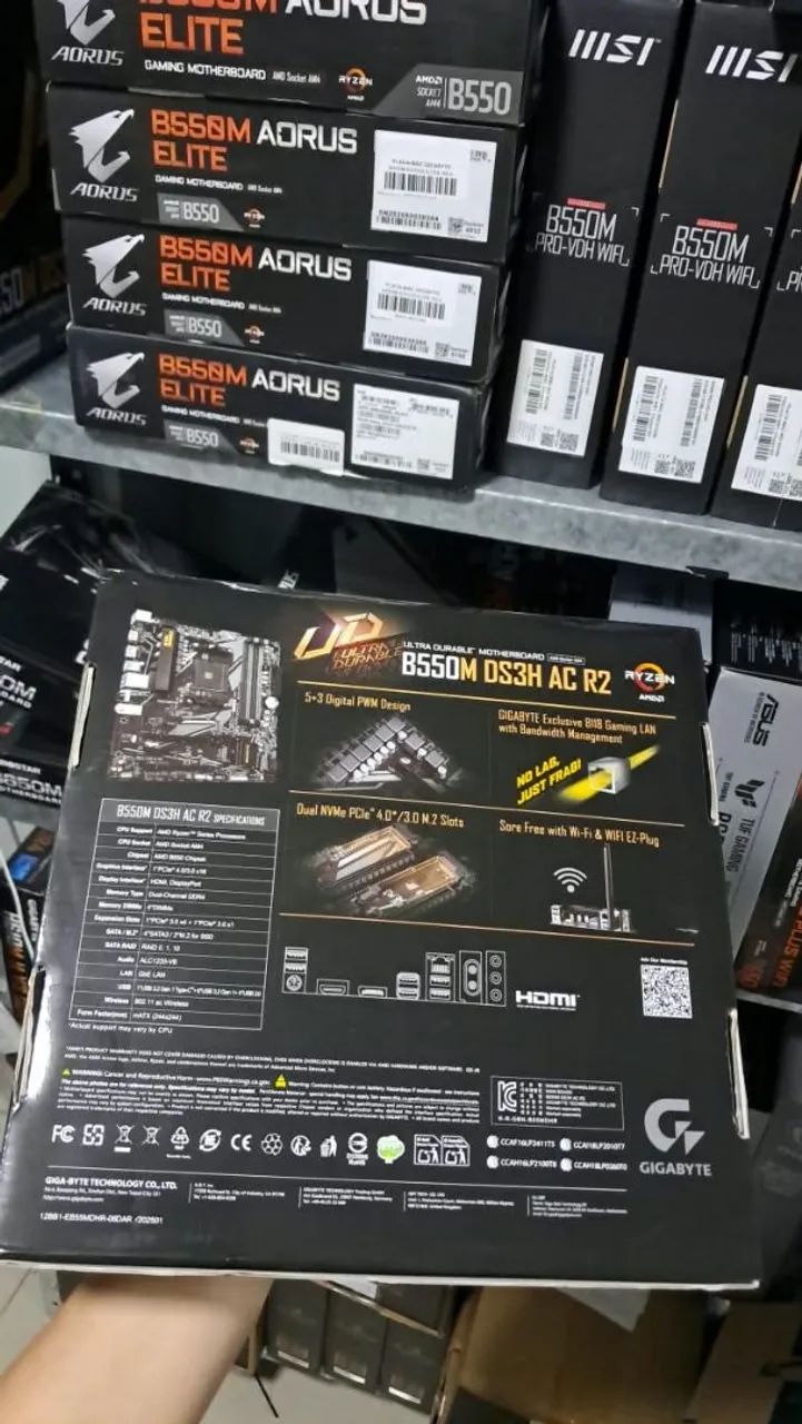 PLACA MAE GIGABYTE B550M DS3H AC R2 CHIPSET AMD B550, AM4, MICRO ATX, WI-Fi - Foto 2