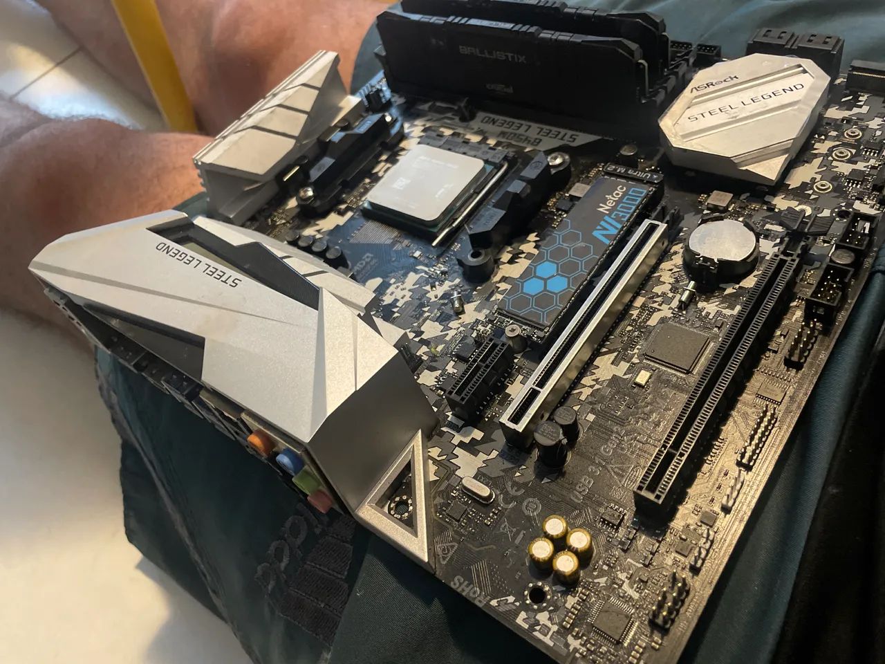 KIT AMD 8GB DDR4 B450 - Foto 2