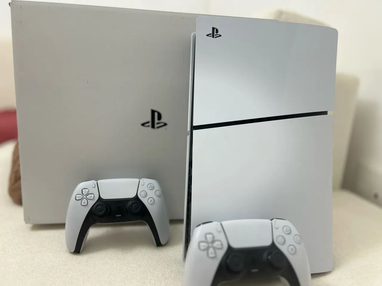 Ps5 slim com 2 controles