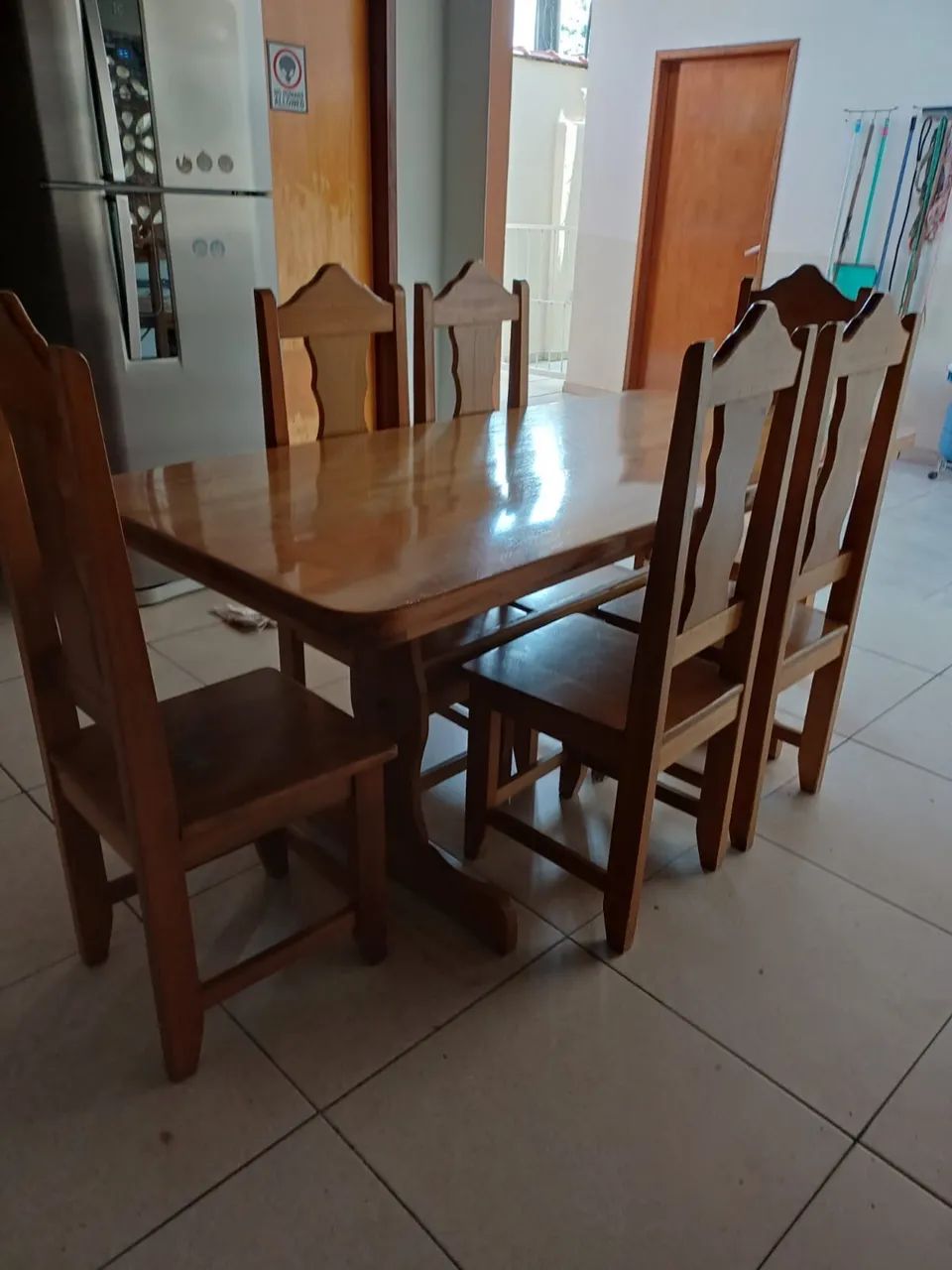 Mesa de madeira 6 cadeiras  - Foto 3