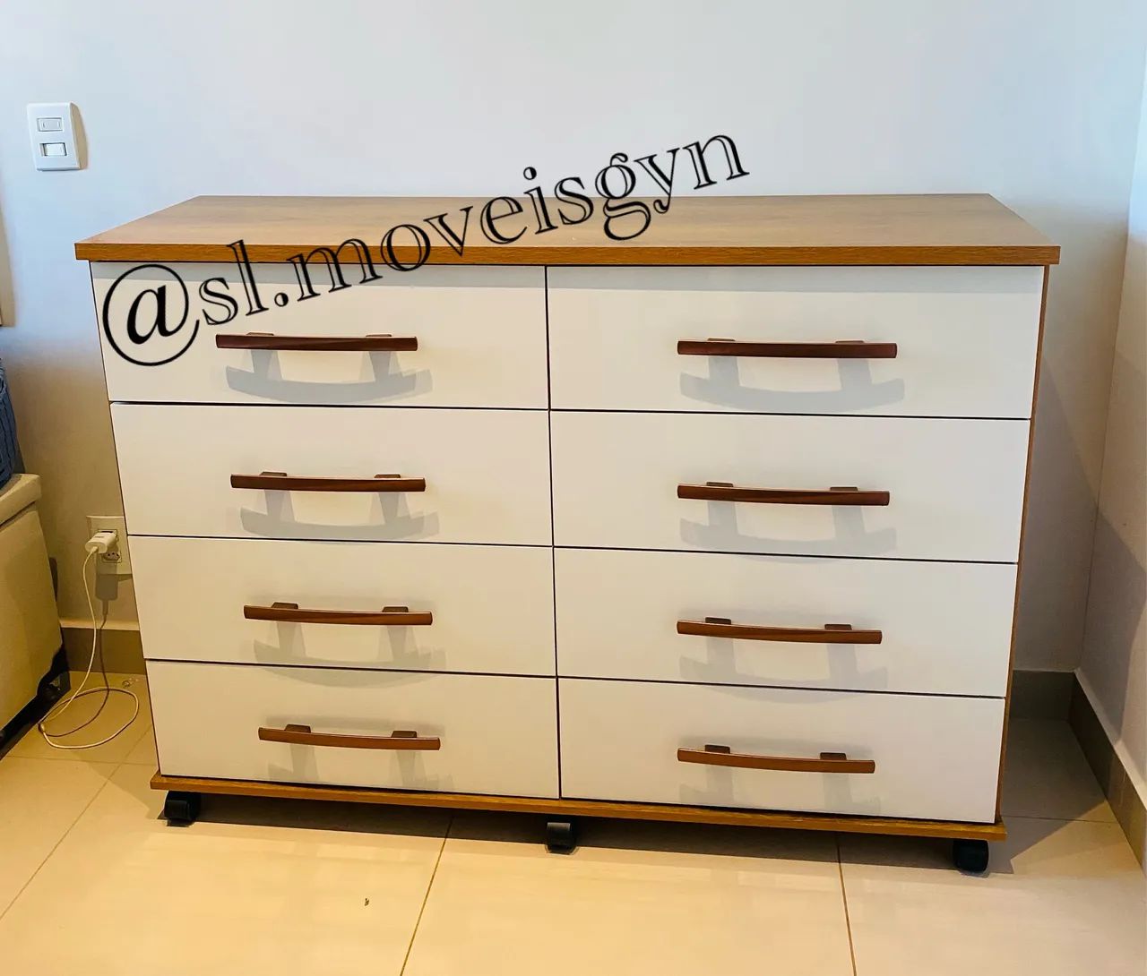 Cômoda 8 gavetas com rodinhas - Promoção 