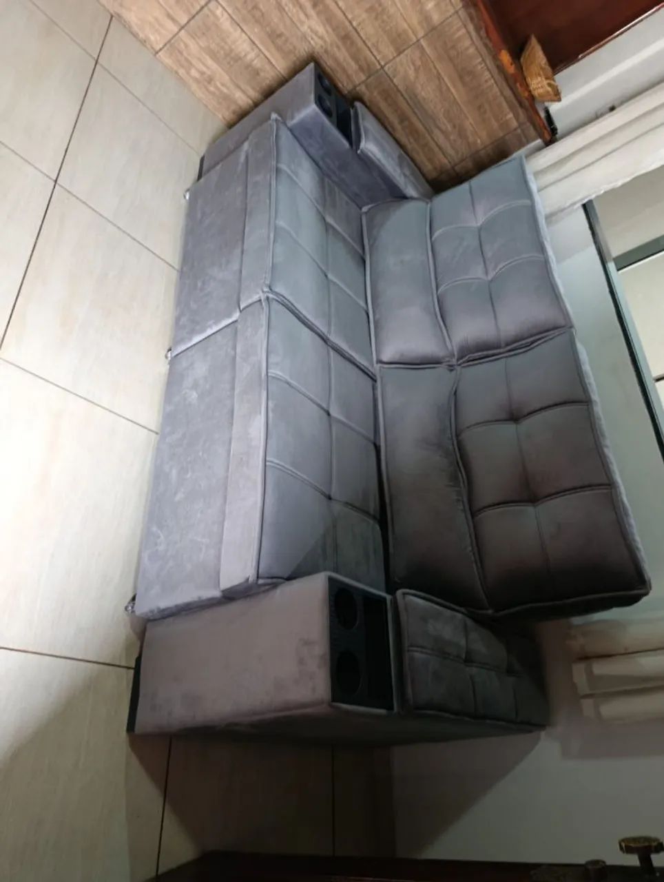 SOFÁ RETRÁTIL COM PORTA COPOS ? - Foto 3