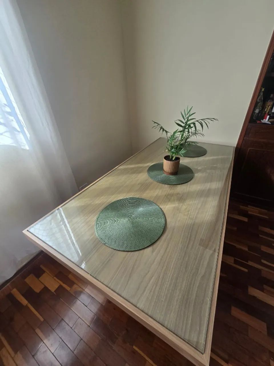 MESA DE JANTAR COM TAMPO DE VIDRO + 6 CADEIRAS ACOLCHOADAS - Foto 4