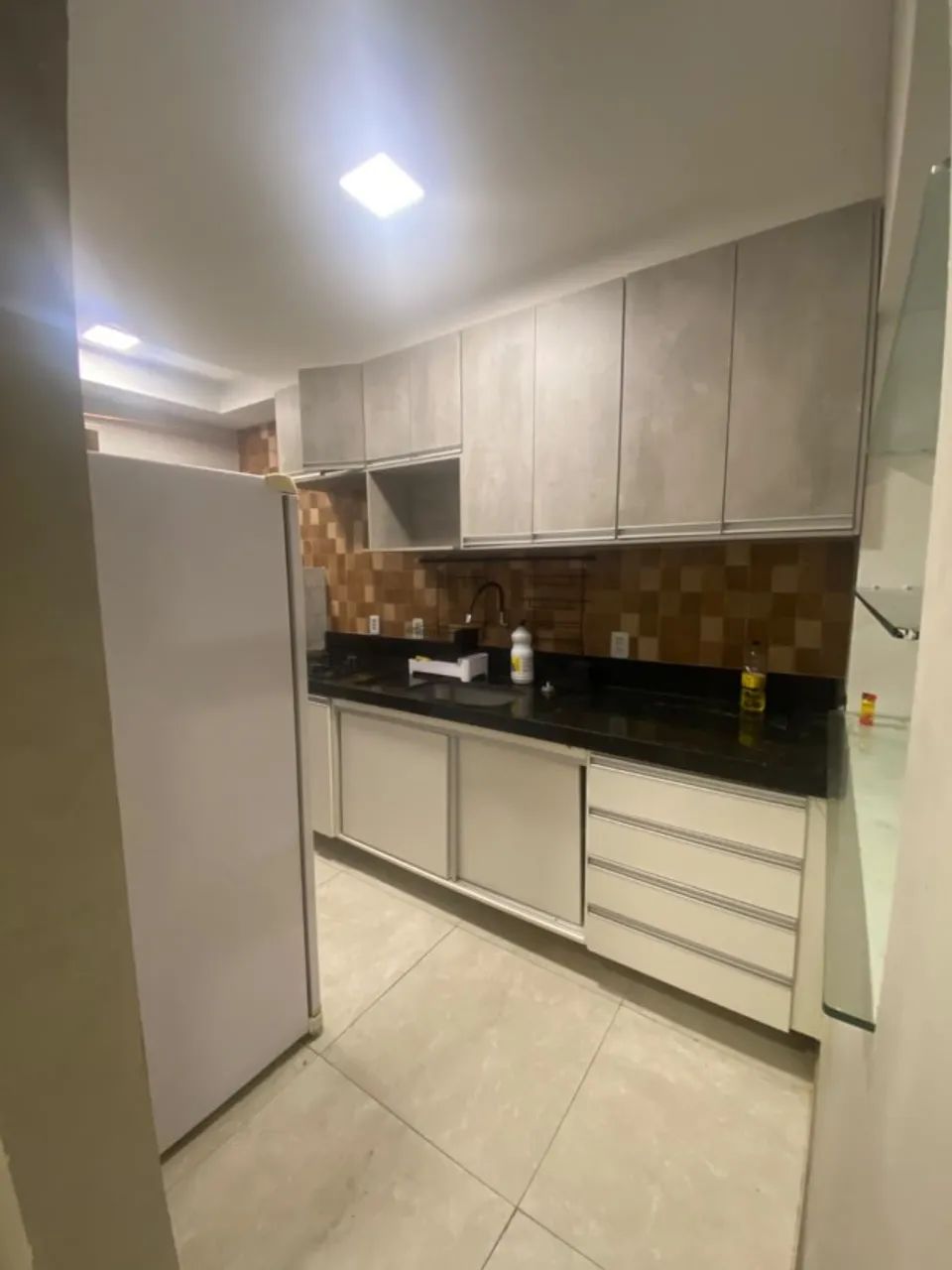 Excelente Apartamento MOBILIADO com 2 quartos reformado - Foto 4