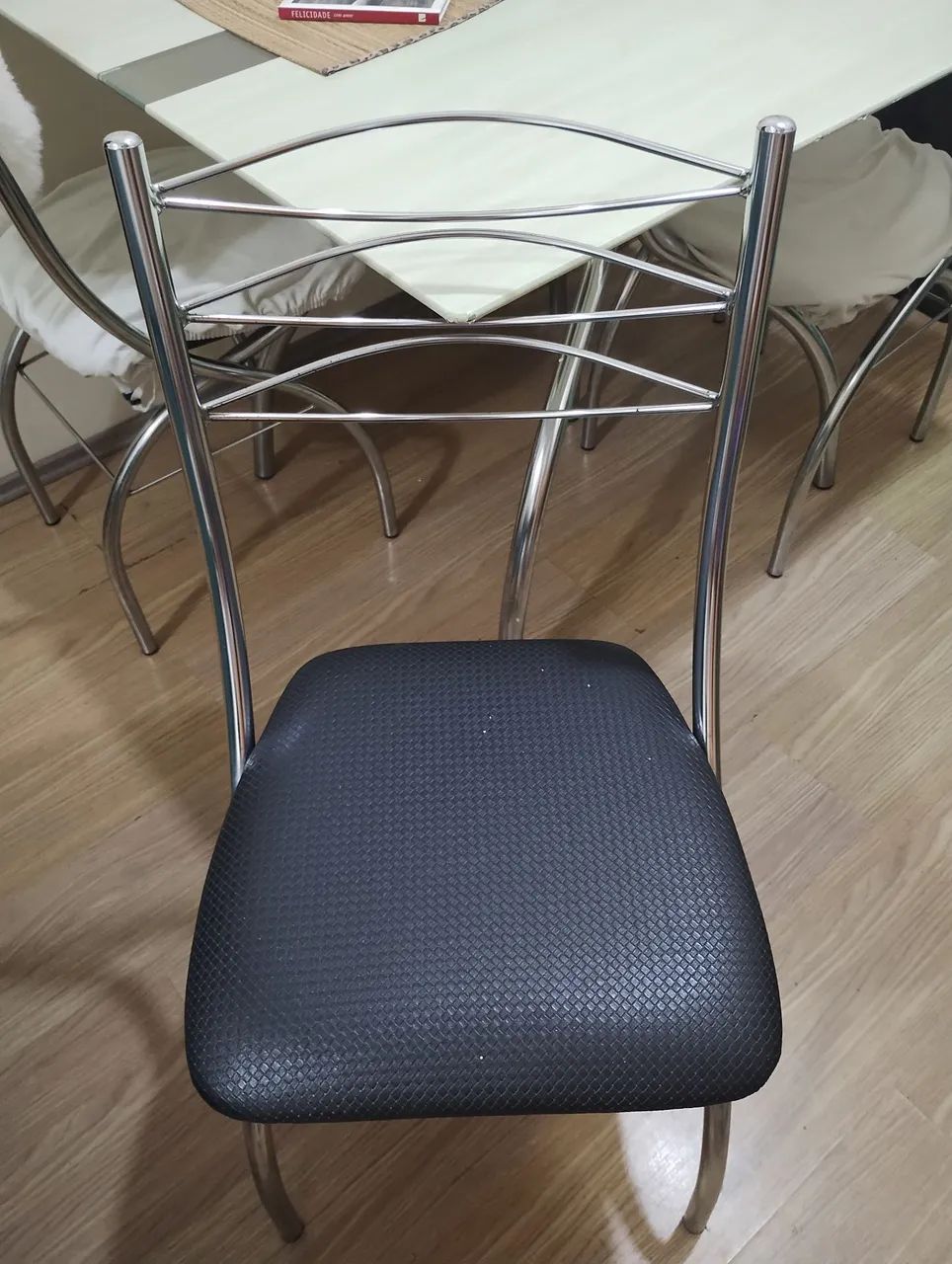 Mesa de Jantar com 4 Cadeiras Brigatto Preta - Foto 2