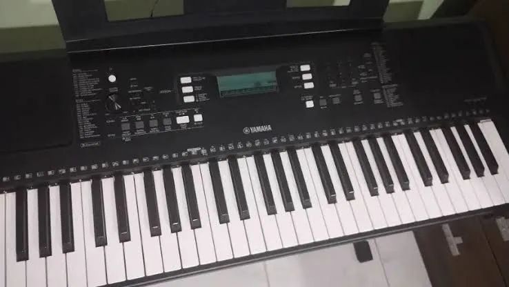 Teclado Yamaha PSR-E373 - Teclas Sensitivas (Estado de Novo) - Foto 3