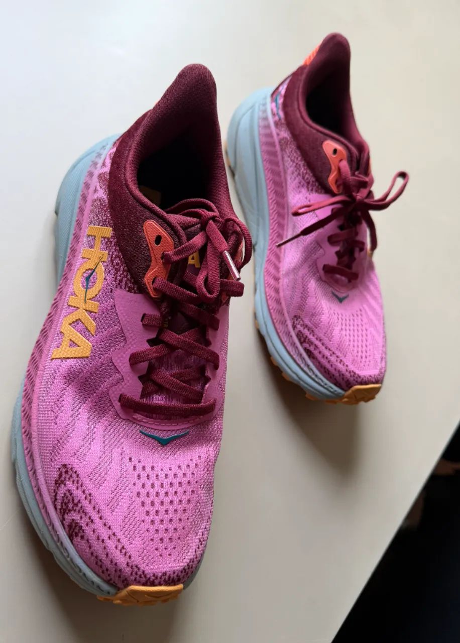 Tênis Hoka 38 - Novo 