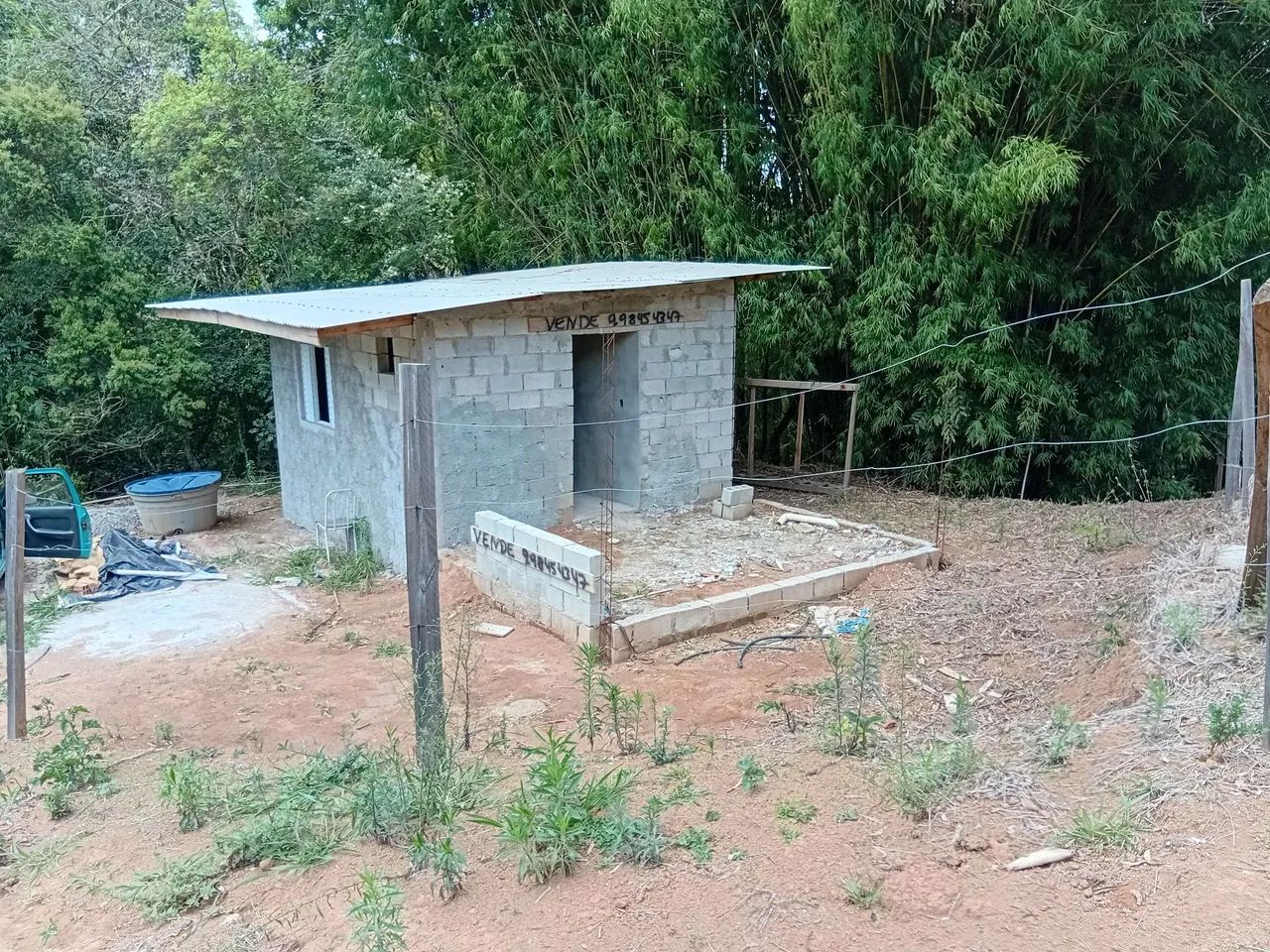 Terreno com uma casa ja em construção  - Foto 3