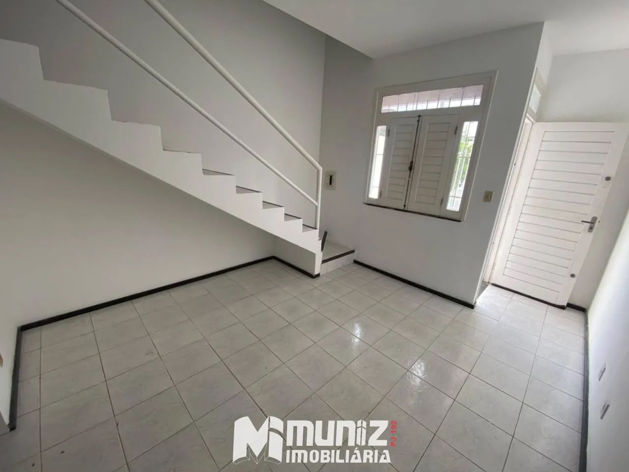 Aluga-se Casa com 2 Pavimentos Bairro Suíssa! - Foto 3