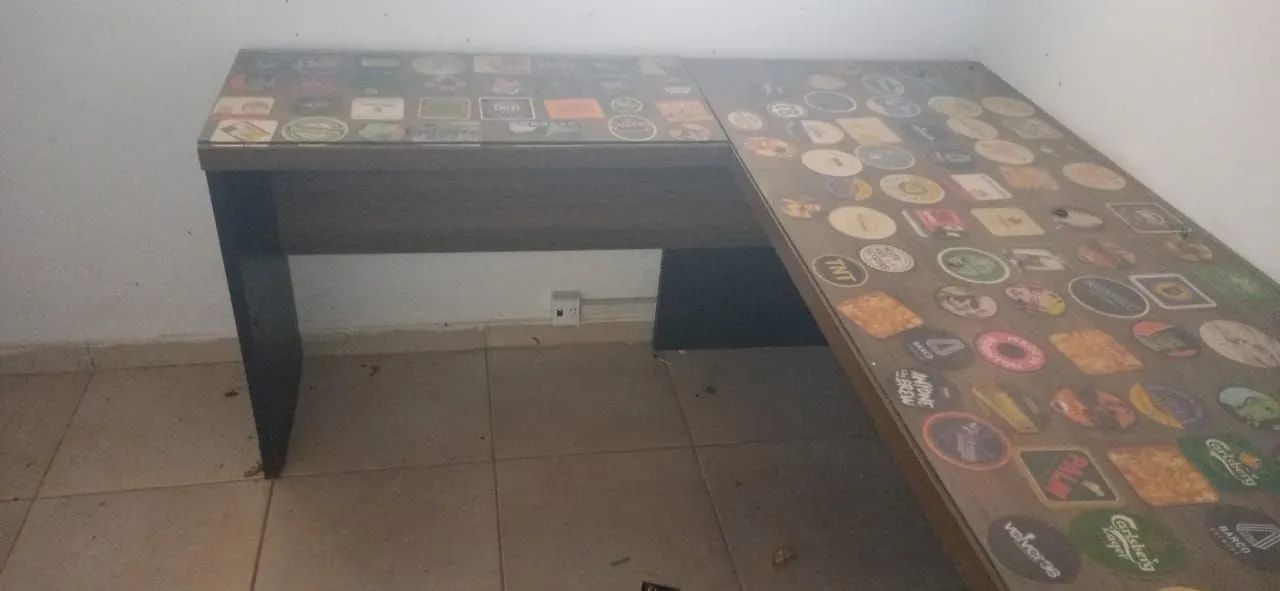 Mesa Escritorio em L com Gavetas - Foto 3