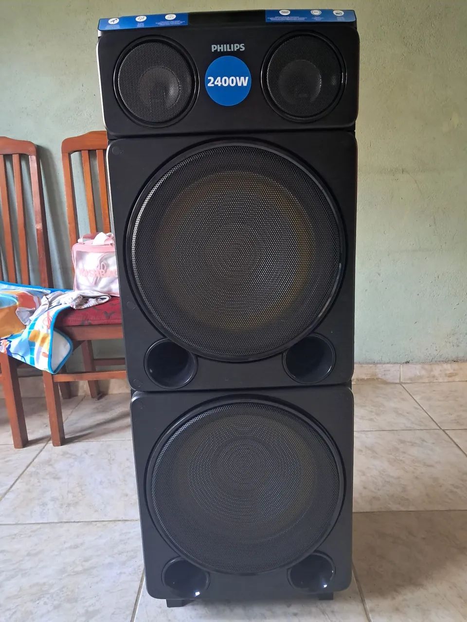 Vendo caixa amplificada Philips 2400w - Foto 2