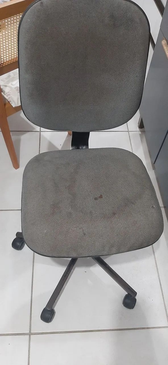 Urgently selling executive chair.