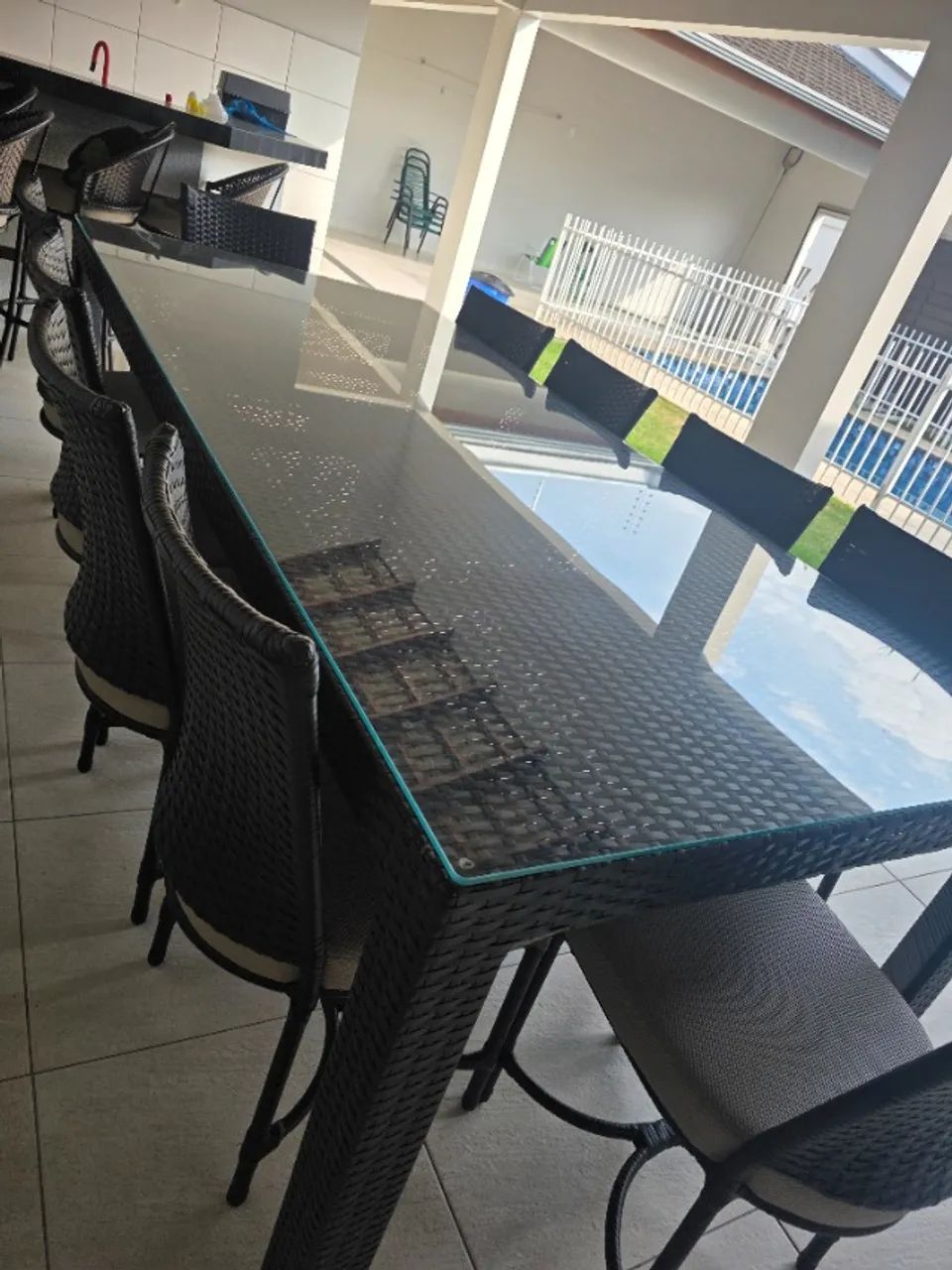 Mesa de área com 10 cadeiras estofadas - Foto 4