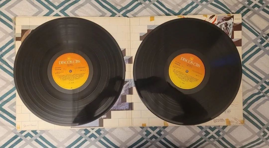LP.  Pink Floyd.    THE WALL.     - Foto 2