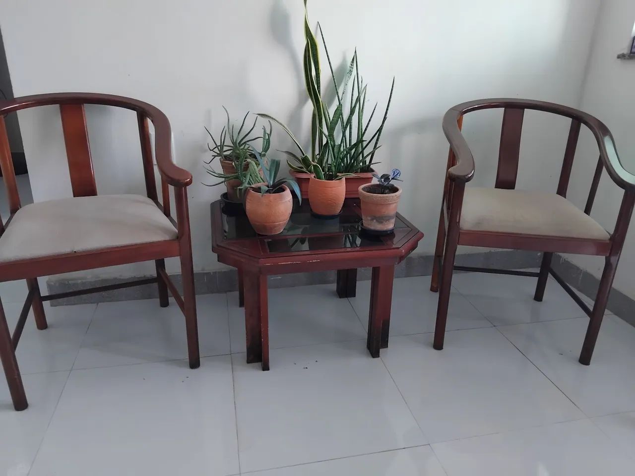 Conjunto de 2 namoradeira e um centro de madeira maciça  - Foto 2
