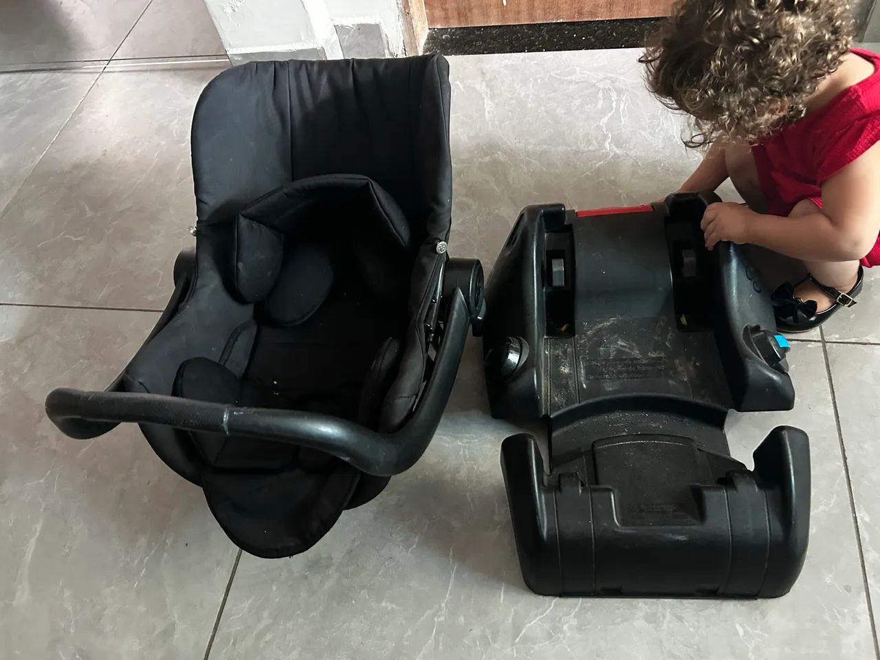 Bebê Conforto Burigotto + Base Veicular - Preto