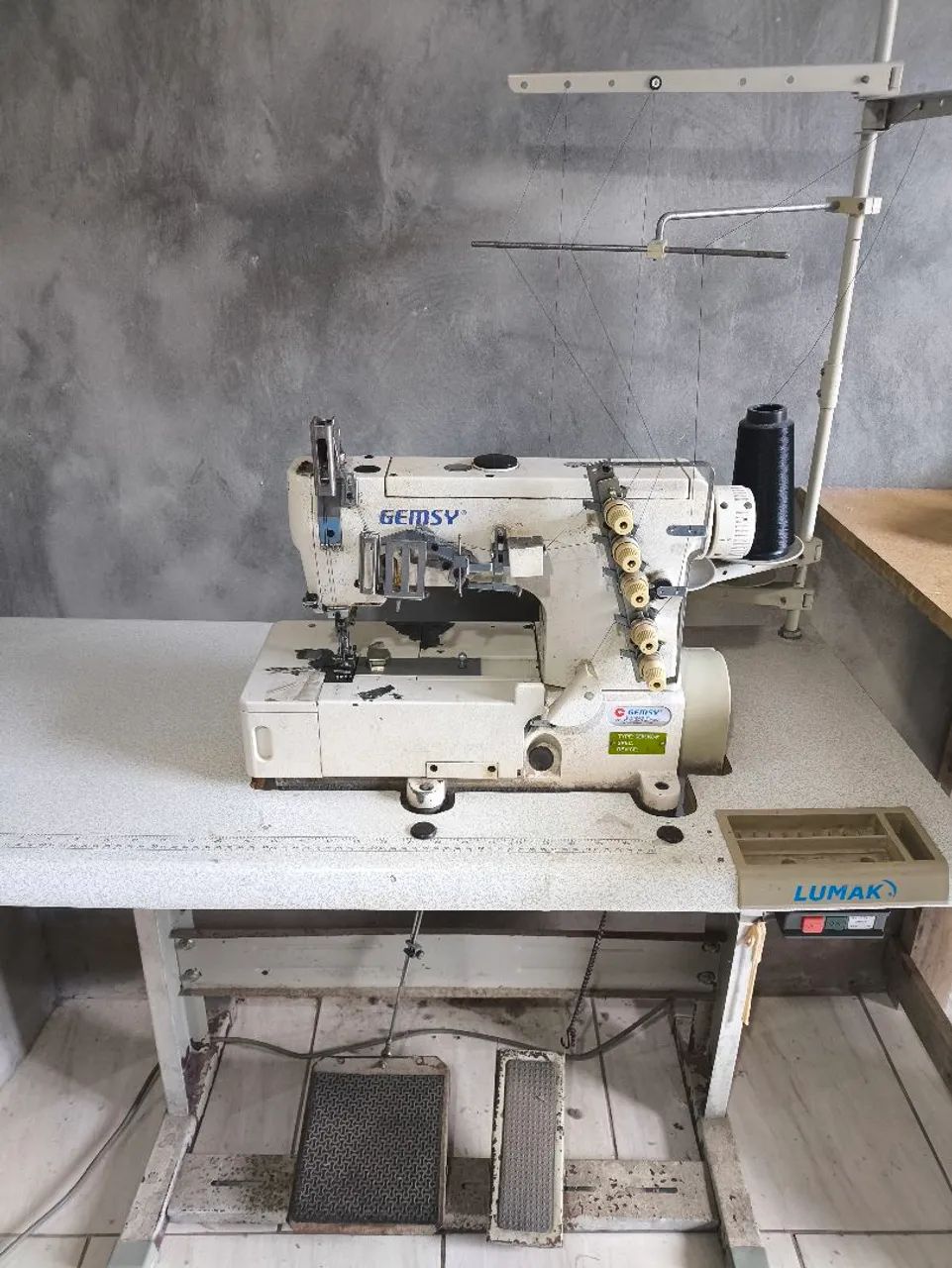 Vende-se máquina de costura cobertura  - Foto 3