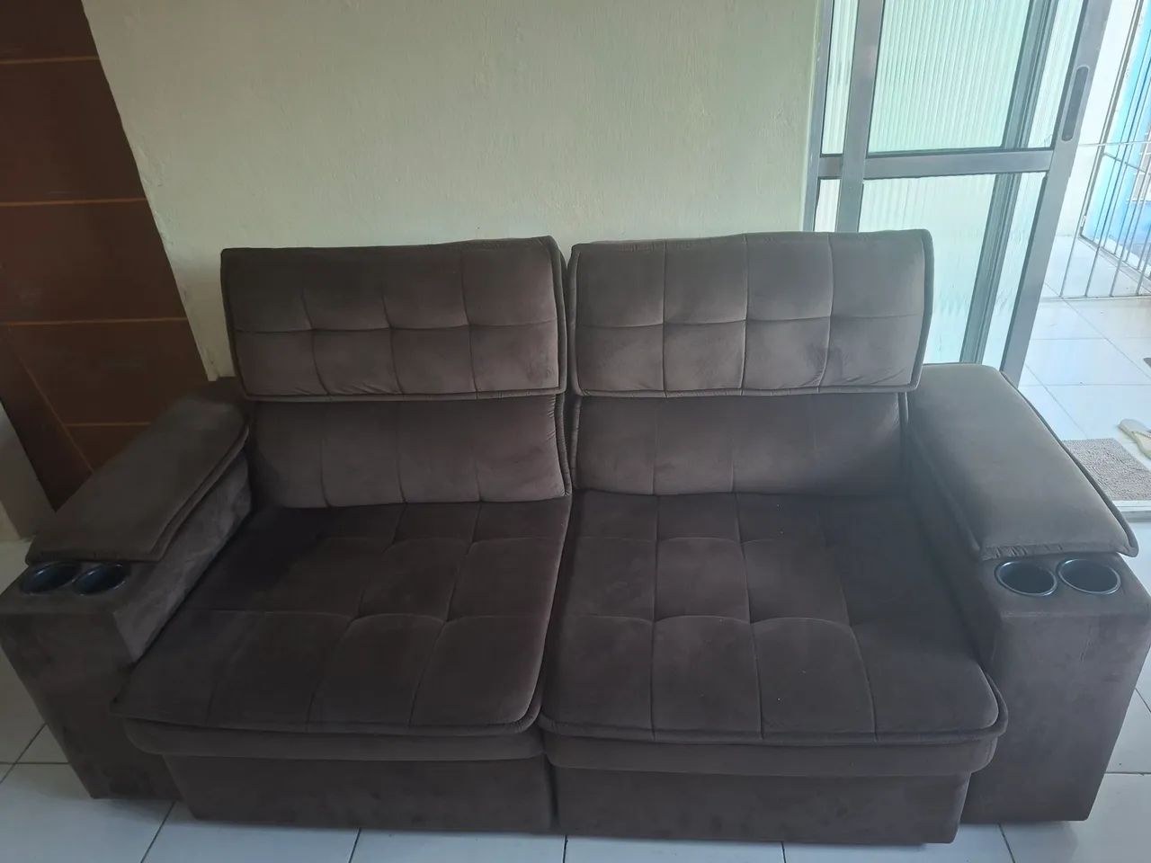 Sofá semi novo retratil