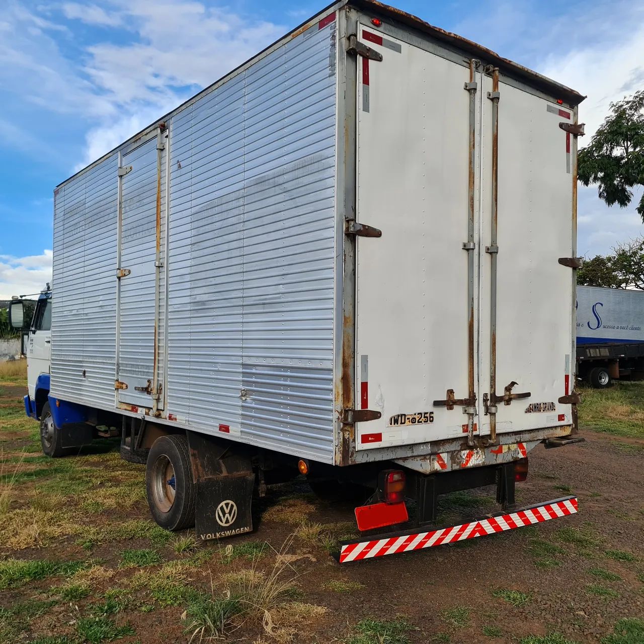 Volkswagem 8.150 Plus - Foto 3