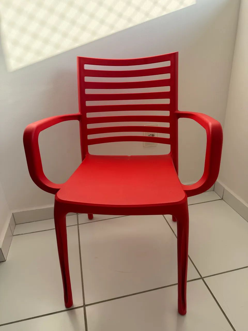 Cadeira vermelha de design  - Foto 2