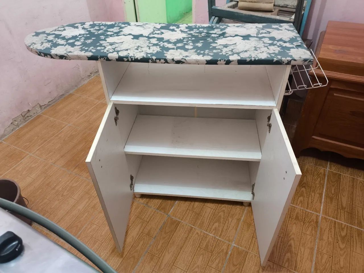 Armário com passador de roupas - Foto 2