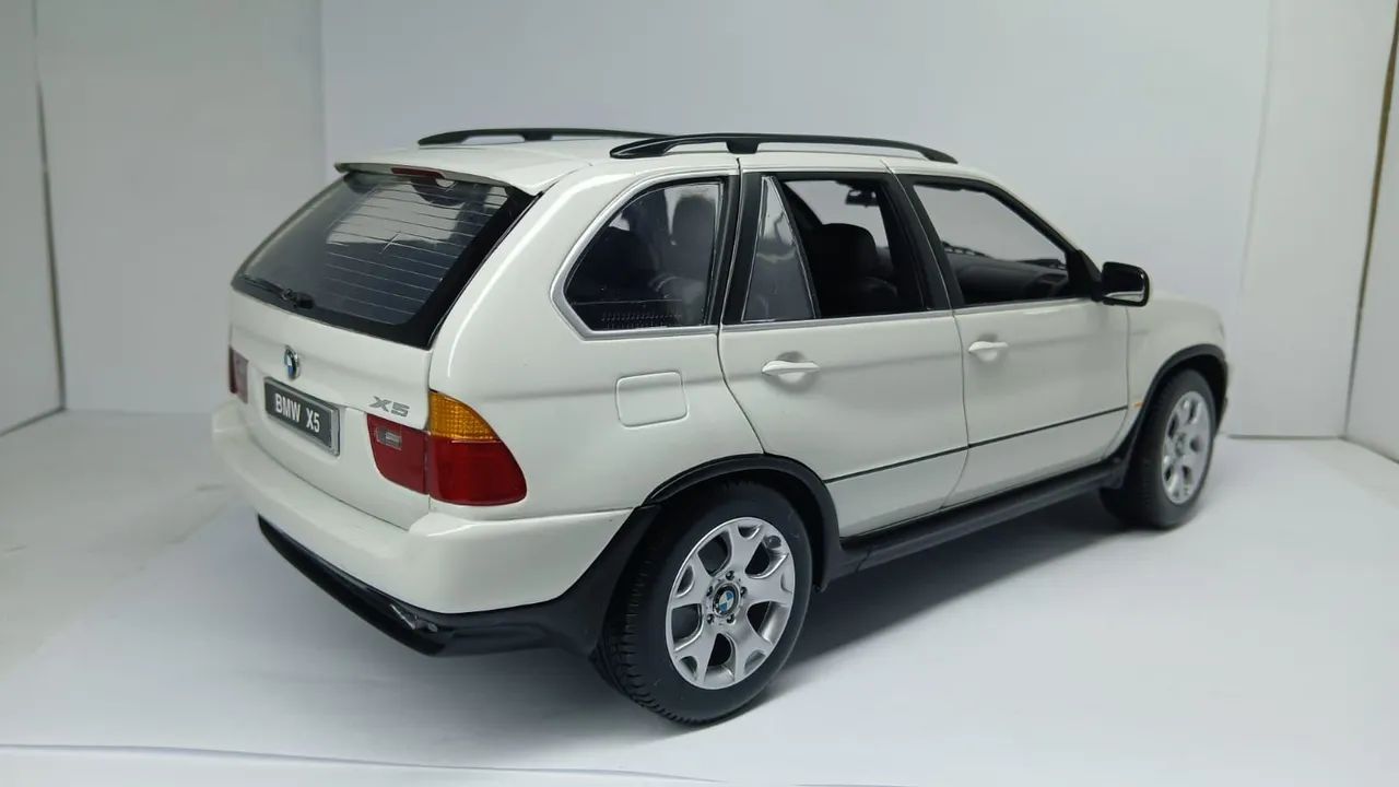 Miniatura BMW X5 4.4 1/18 Kyosho  - Foto 2