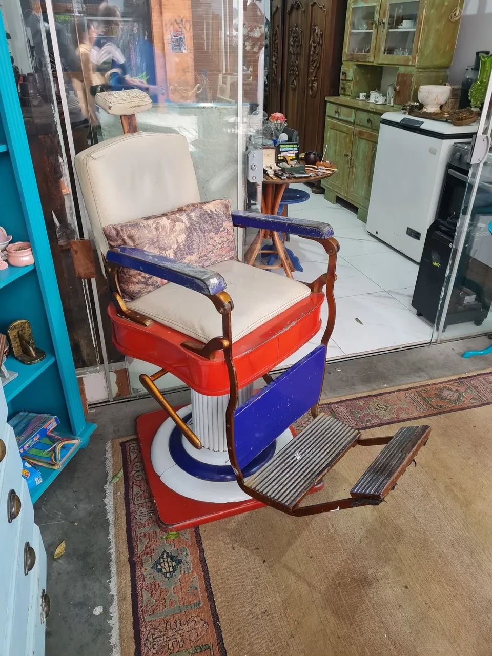Cadeira de barbeiro antiga - Foto 2