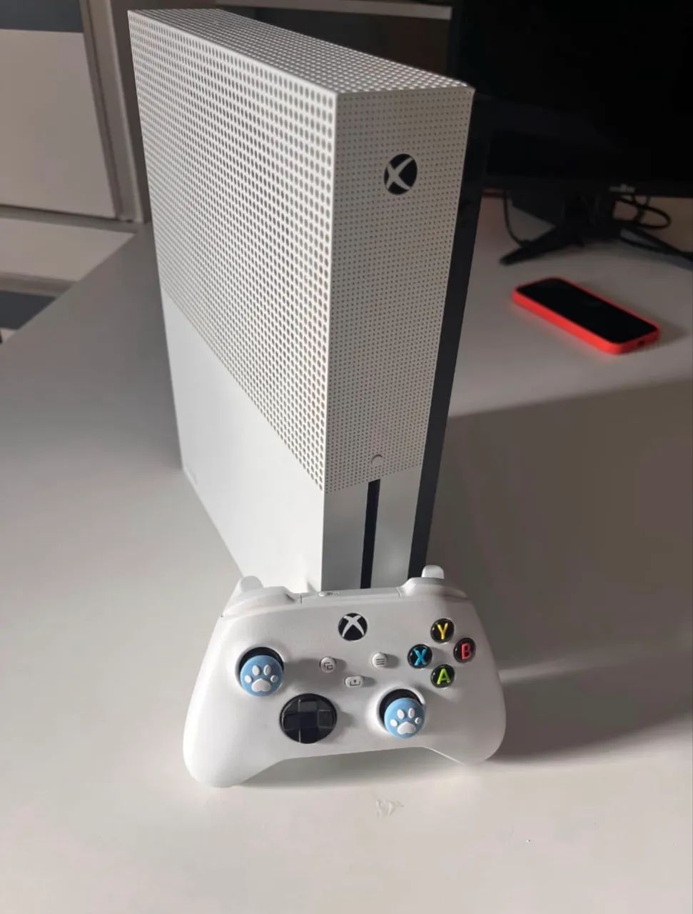 Xbox One s 2 controles +jogos  - Foto 2