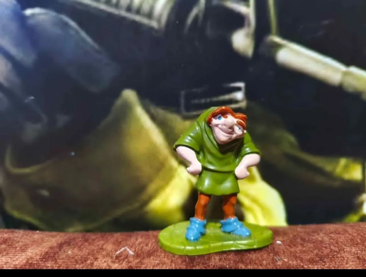 Bonecos colecionáveis 