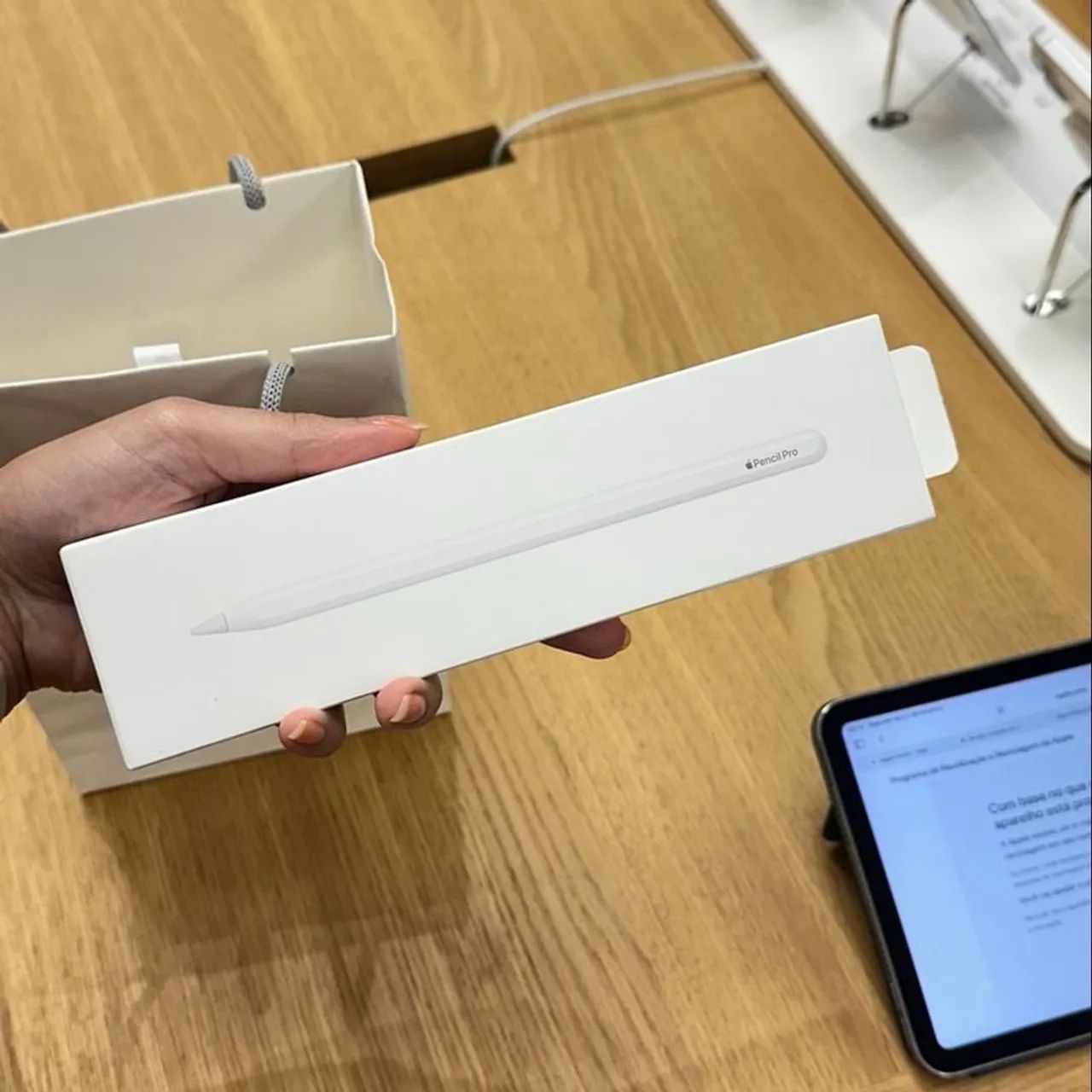 APPLE PENCIL PRO NOVO LACRADO!! - Periféricos e Acessórios de
