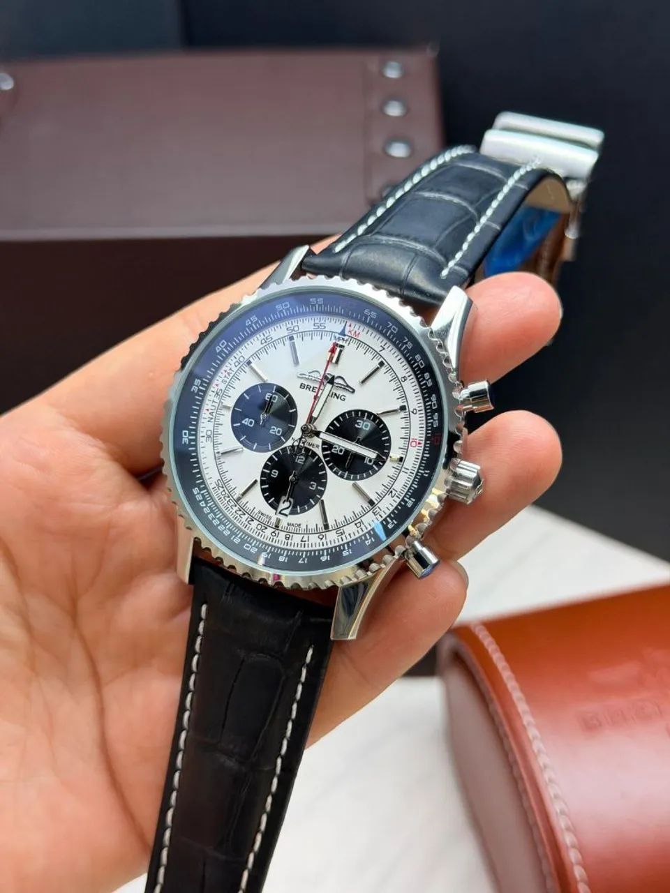 Relógio Estilo Breitling Navitimer B01 Chronograph. <br>