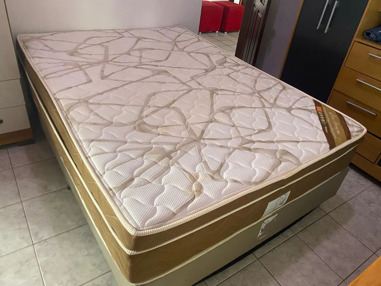 Vendo uma Cama Box