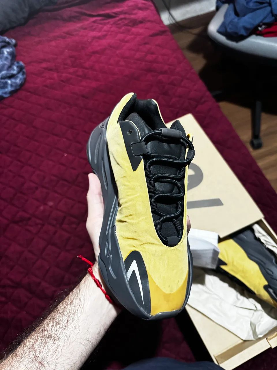 ADIDAS YEEZY 700v3 - Foto 2