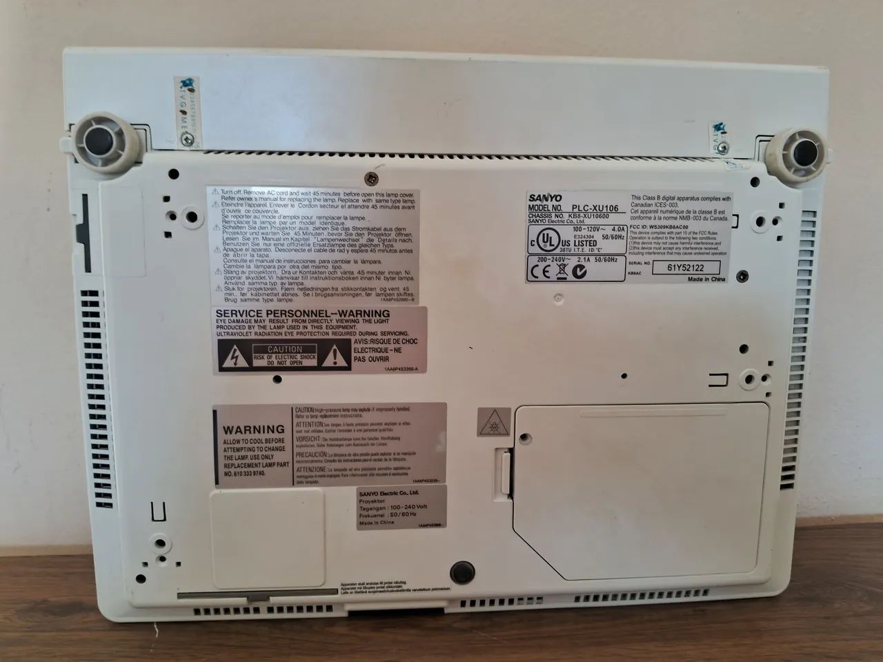 Projetor  Sanyo  XU106  - Foto 4