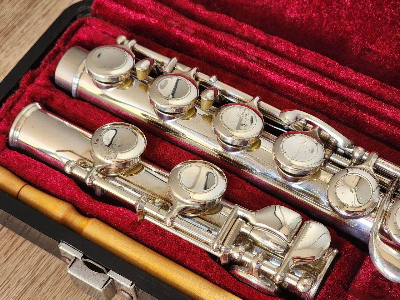 Flauta transversal Júpiter JFL-511 semi nova - Instrumentos